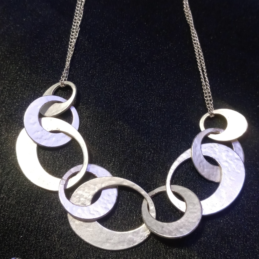 Cookie Lee Circle link necklace on a double box chain.16+ 3 long
